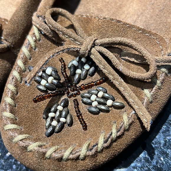 Ladies Minnetonka Mocassins - Picture 2 of 5